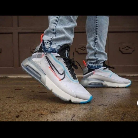 AIR MAX 2090 'PURE PLATINUM' - Picture 7 of 7